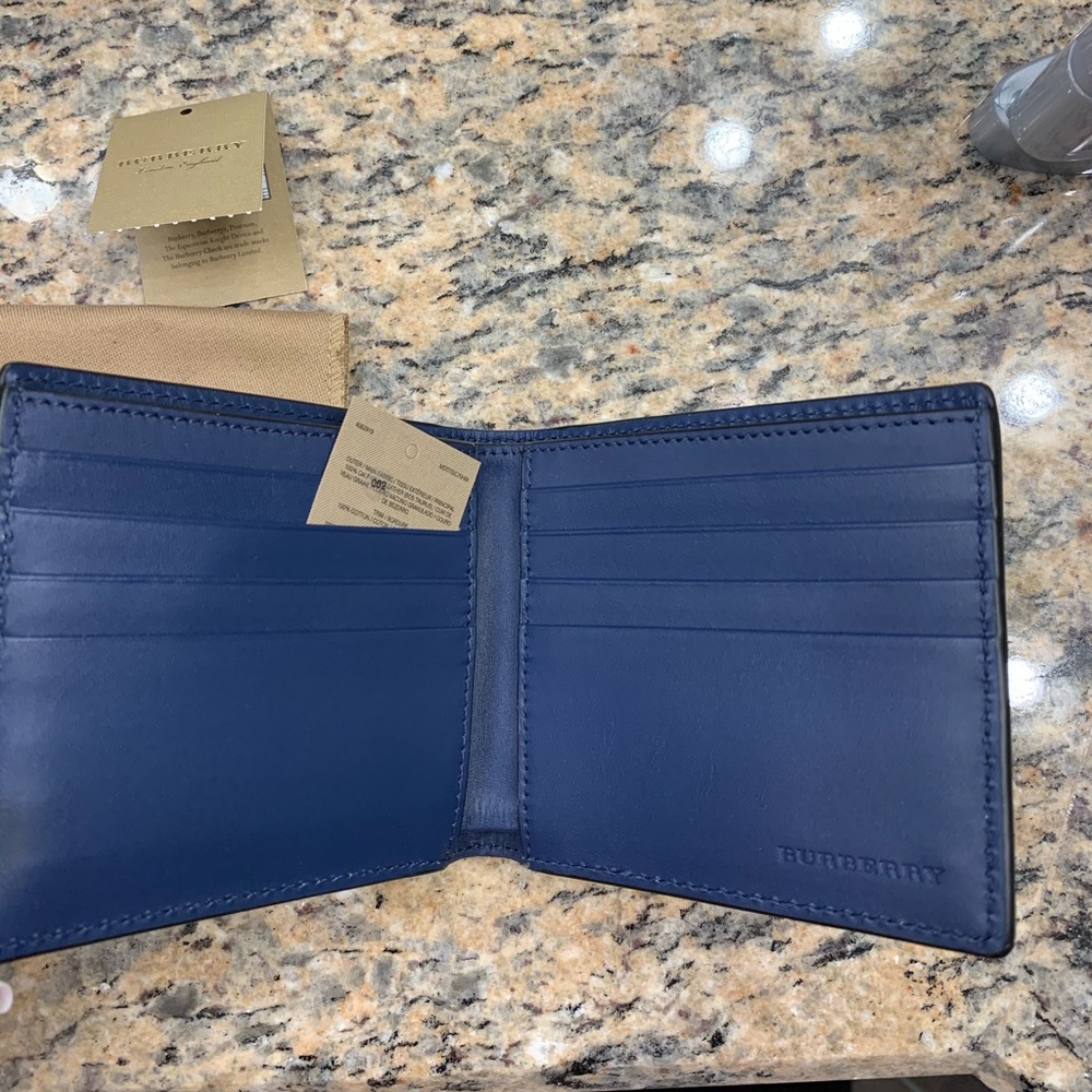 NWT Burberry Mens Wallet - Picture 4 of 6